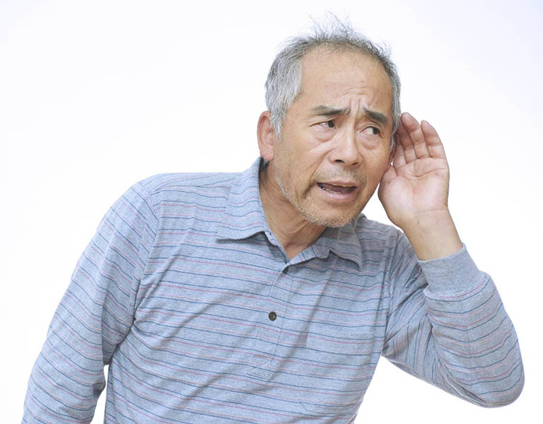 Bệnh ù tai trái thường dễ xảy ra với những người độ tuổi trên 60