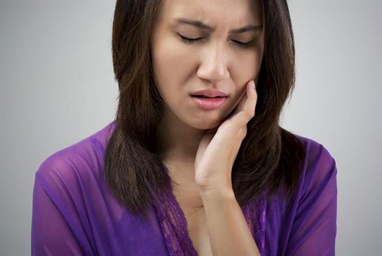 U tuyến mang tai dân đến triệu chứng sưng đau vùng tai và hạch bạch huyết