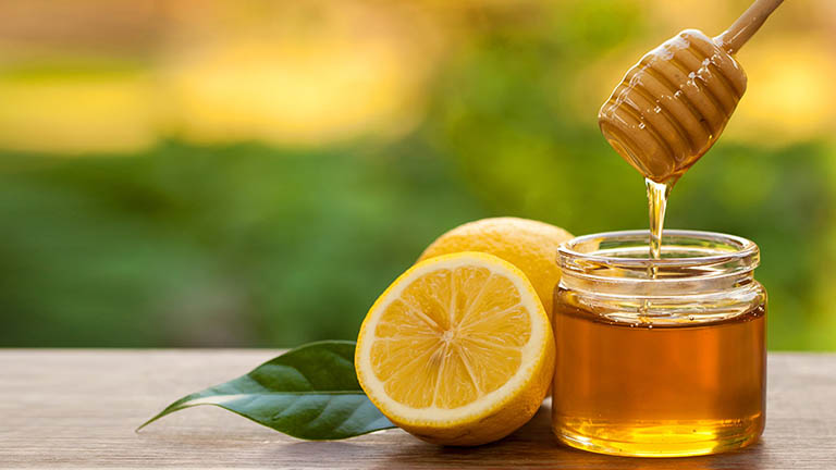 Mẹo đơn giản với mật ong có tác dụng tốt với người bị viêm họng