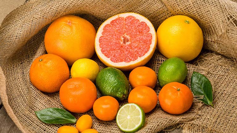 Mẹ bầu nên ăn nhiều cam, bưởi, thức ăn giàu vitamin C