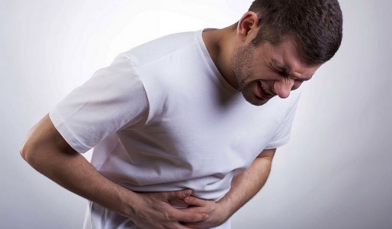 Người bệnh có thể gặp phải những cơn đau bụng dữ dội