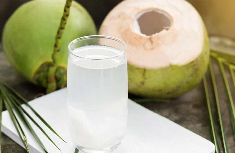 Uống nước dừa có tác dụng gì? Giúp giảm cân