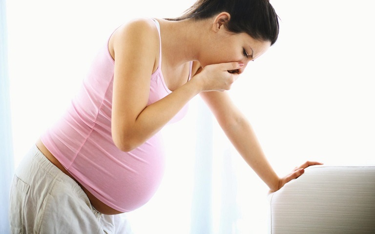 Trào ngược dạ dày cũng gây nên tình trạng đau thượng vị khi mang thai