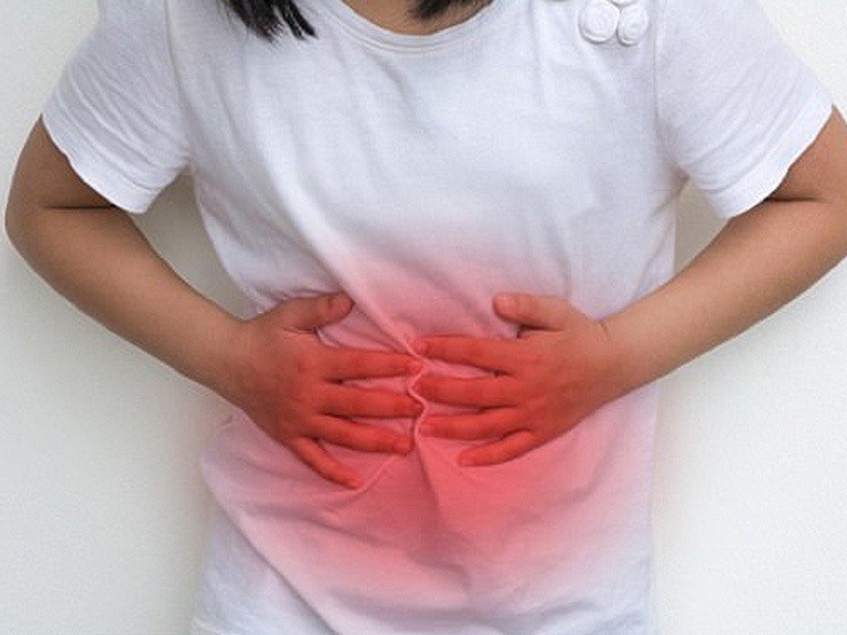 Những cơn đau có thể xuất hiện ở giữa ổ bụng