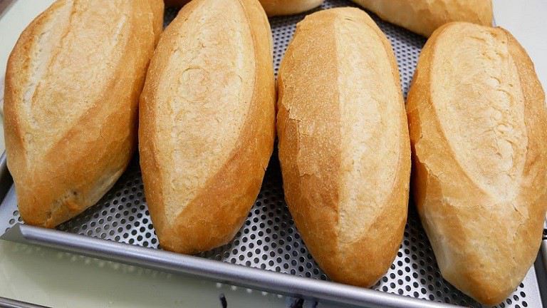 Nên bổ sung bánh mì vào chế độ ăn uống của người bị bệnh dạ dày