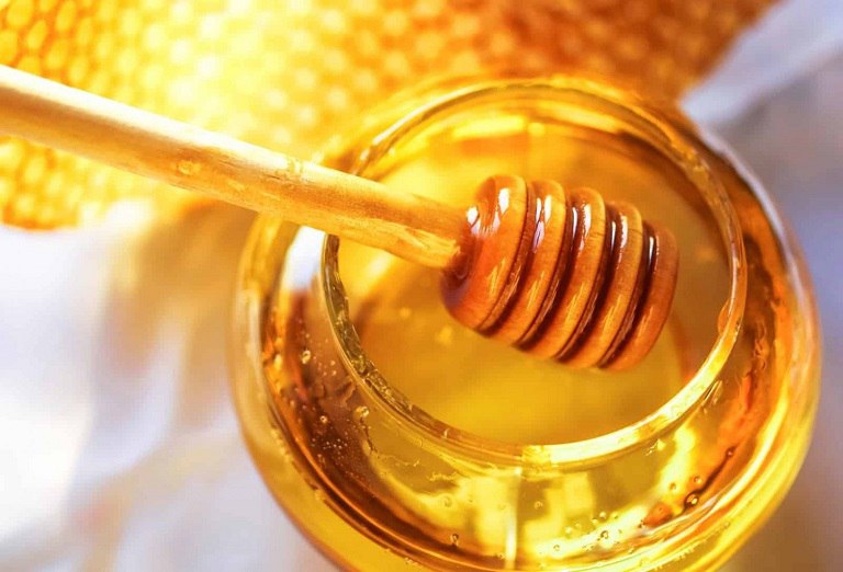 Sử dụng mật ong cần chú ý để không làm ảnh hưởng sức khỏe