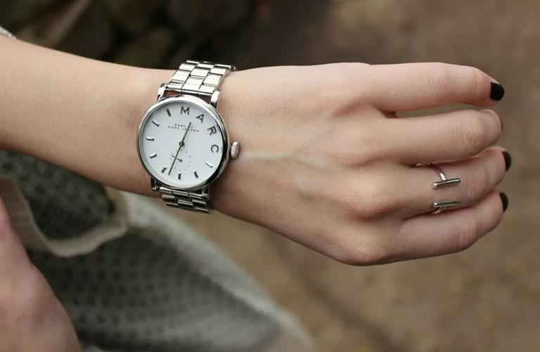 Đồng hồ đeo tay là món quà thiết thực 